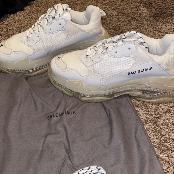 Shoes - Picture 2 of 3